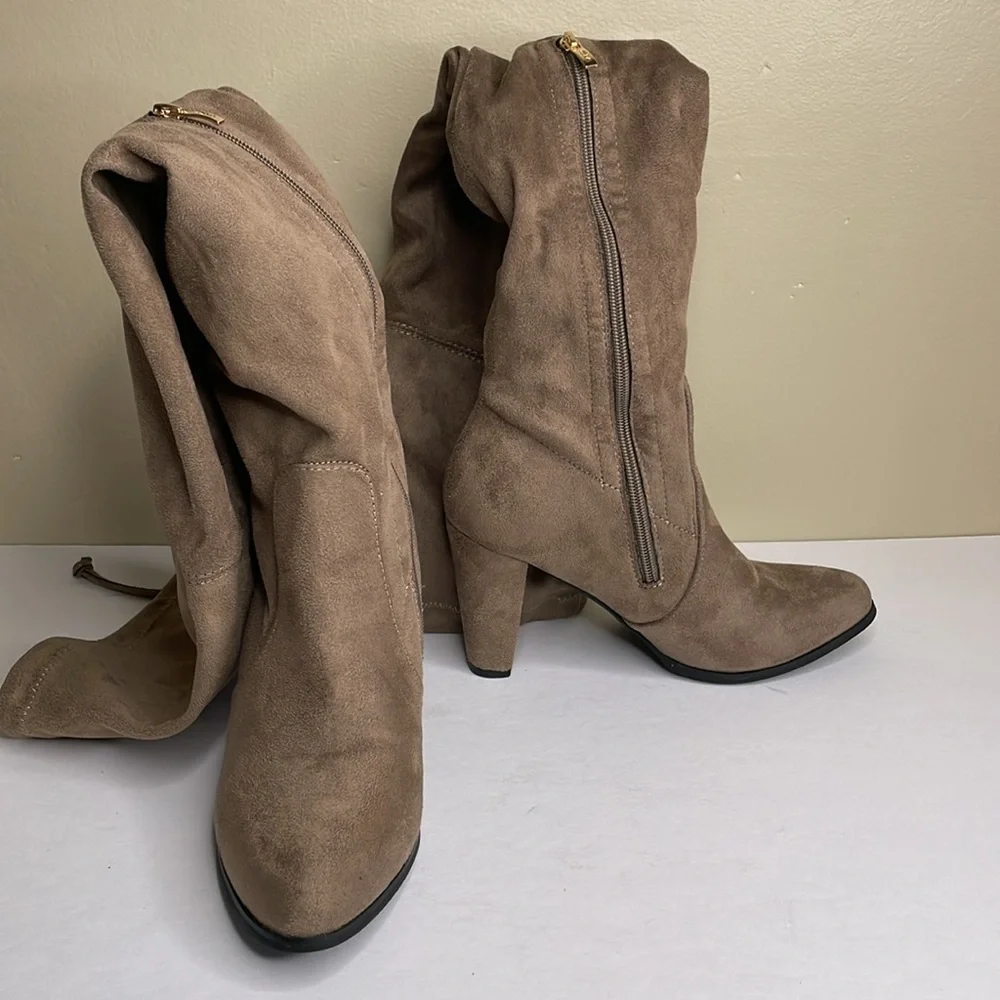CATHERINE MALANDRINO Over-The-Knee Boots Light Brown “GORGEOUS” Faux Suede 7.5